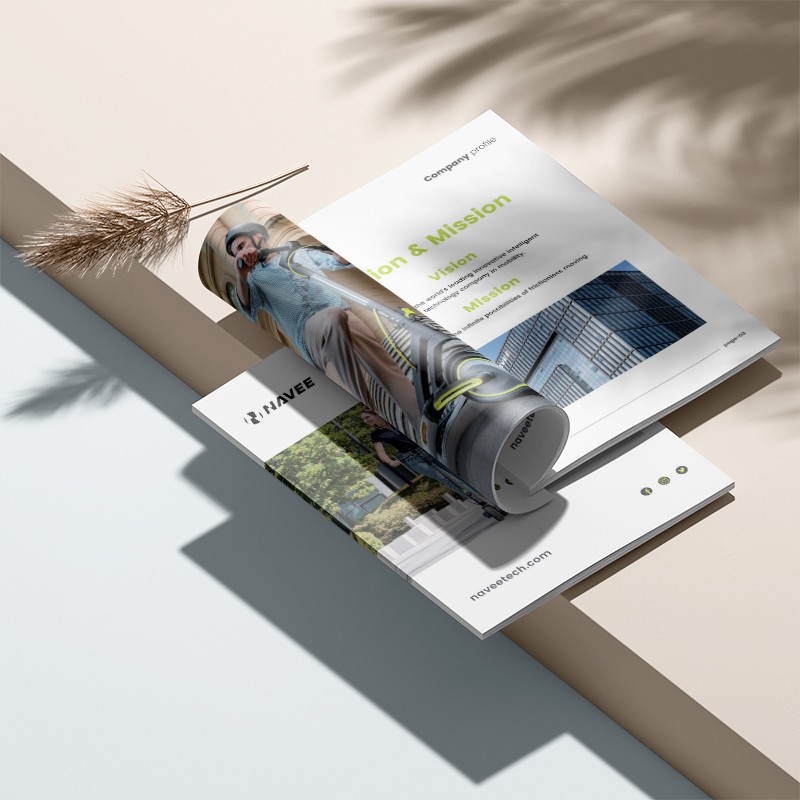 不同類型的紙張如何影響顏色的表現效果，并在打印排版中產生什么具體影響？